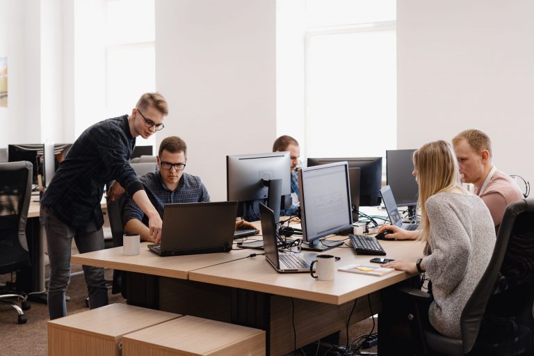 Offshore Development Center Vs Outsourcing Offshore Captive Center